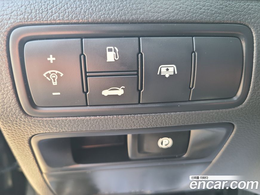 Hyundai Genesis 2016