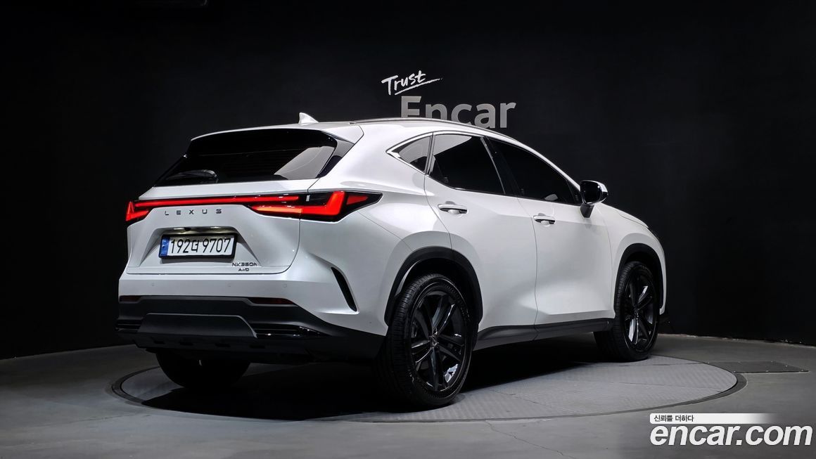 Lexus NX 2024
