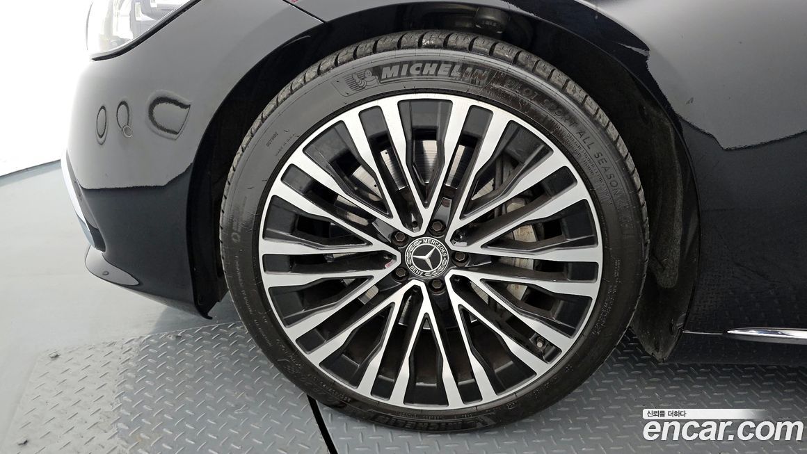 Mercedes-Benz S-Class 2021