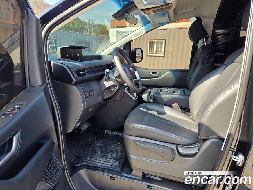 Hyundai Staria 2025