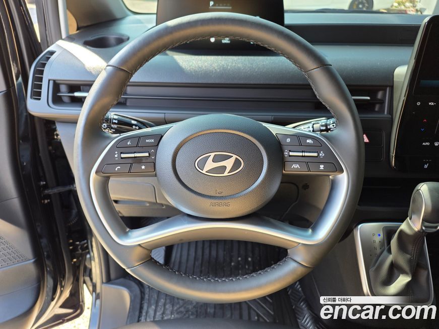 Hyundai Staria 2025
