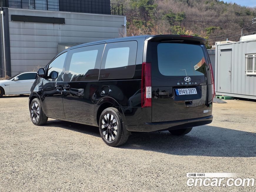 Hyundai Staria 2025