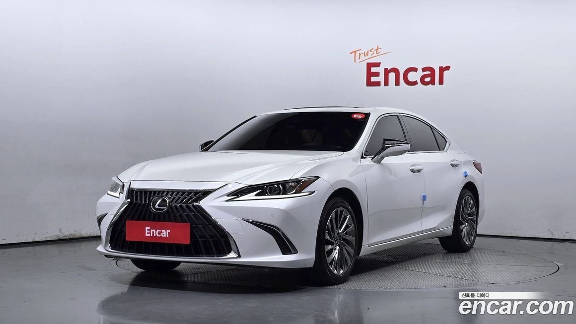 Lexus ES 2025
