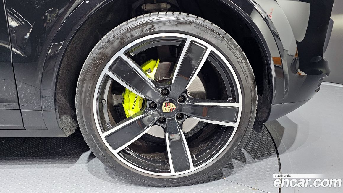 Porsche Cayenne 2023