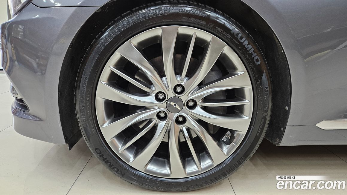 Hyundai Genesis 2016