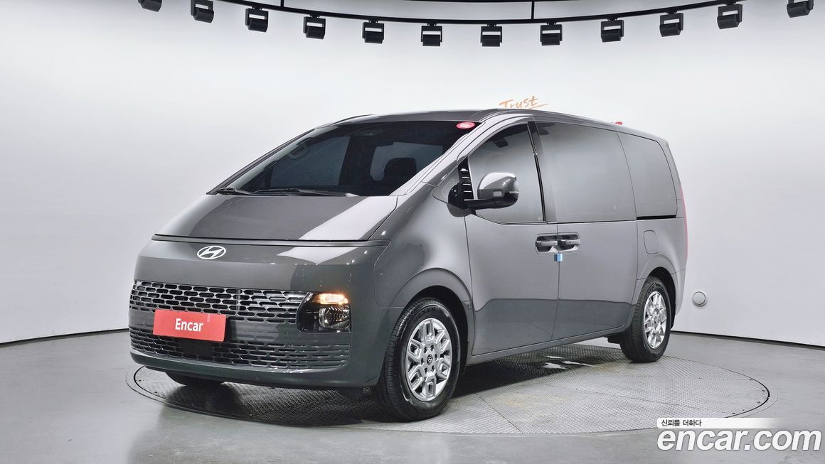 Hyundai Staria 2025