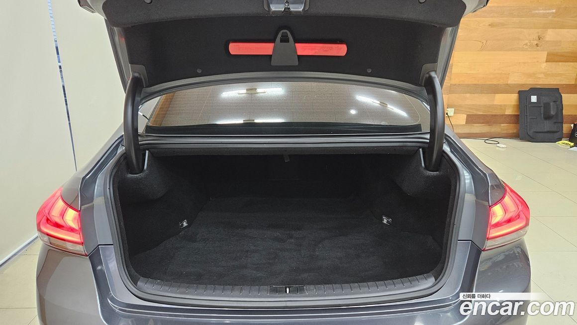 Hyundai Genesis 2016