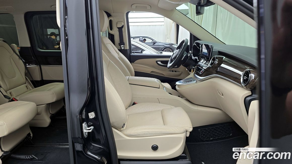 Mercedes-Benz V-Class 2023