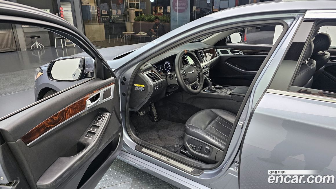 Hyundai Genesis 2014