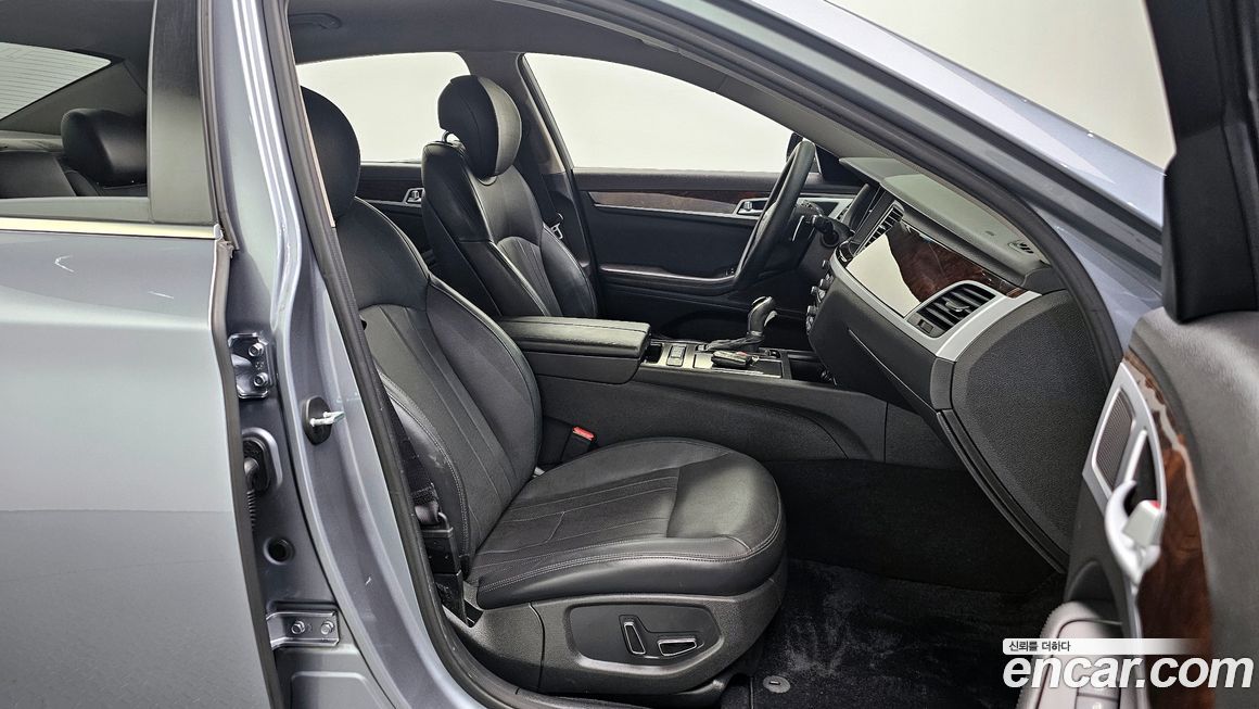 Hyundai Genesis 2014