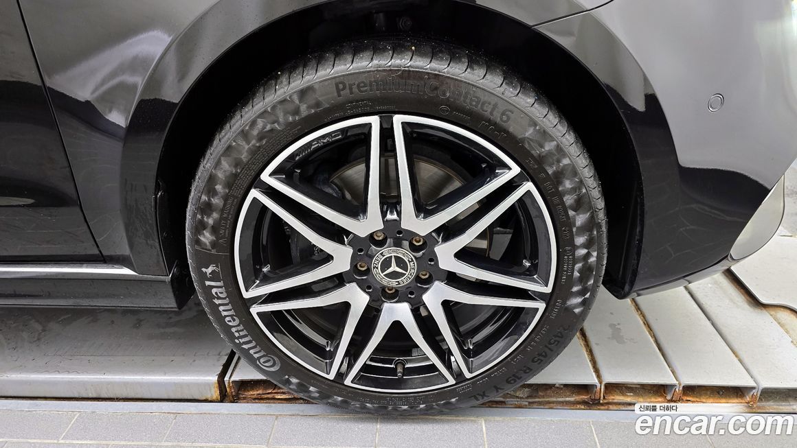 Mercedes-Benz V-Class 2023