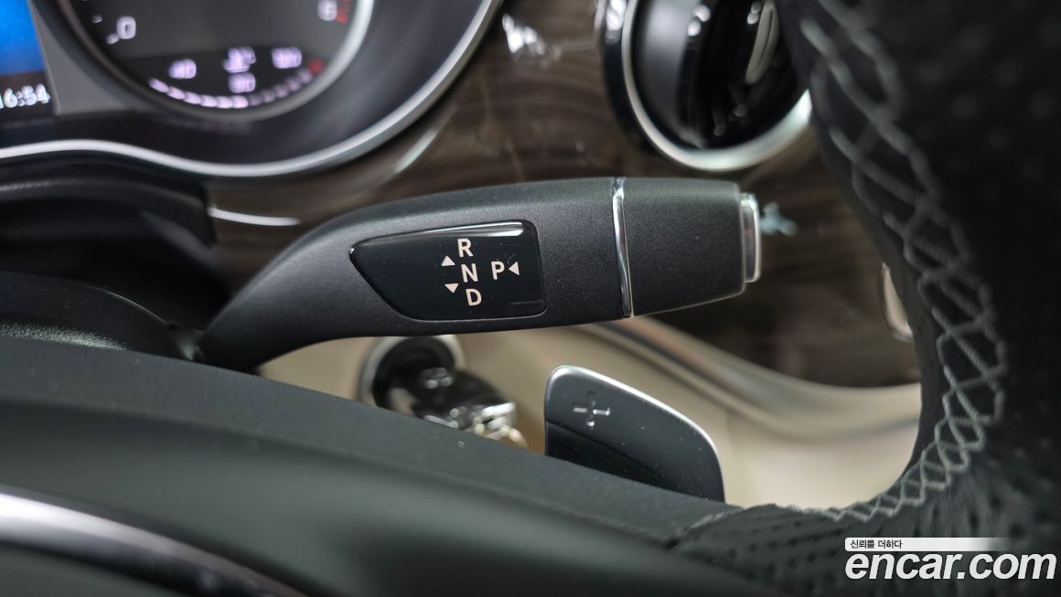 Mercedes-Benz V-Class 2023