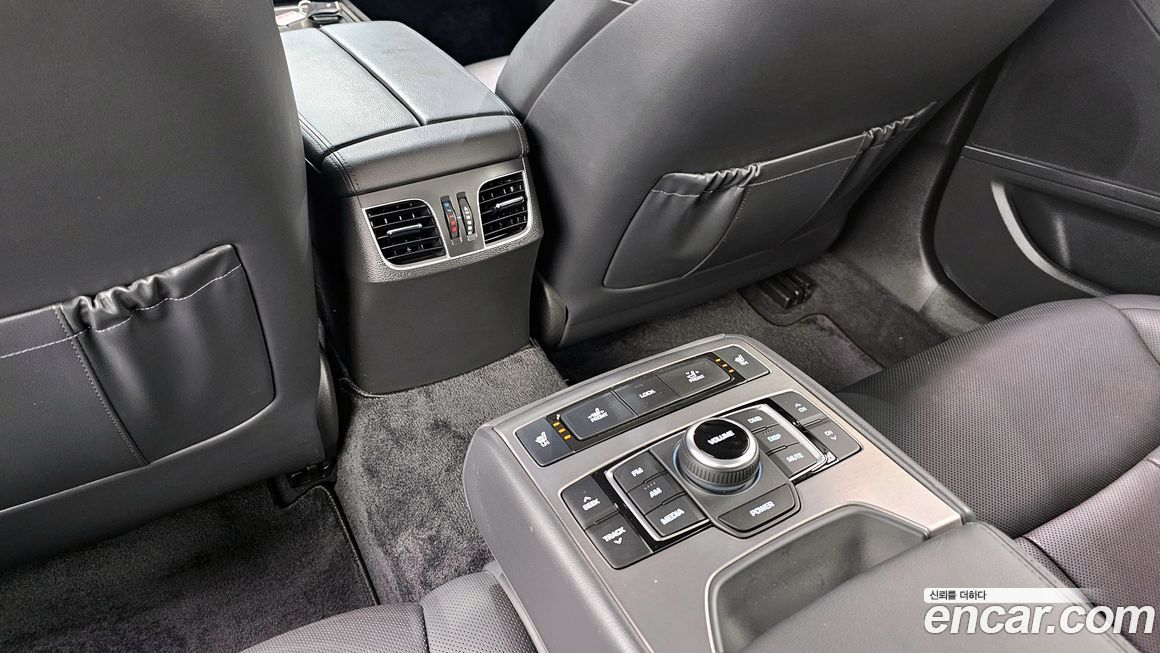 Hyundai Genesis 2014