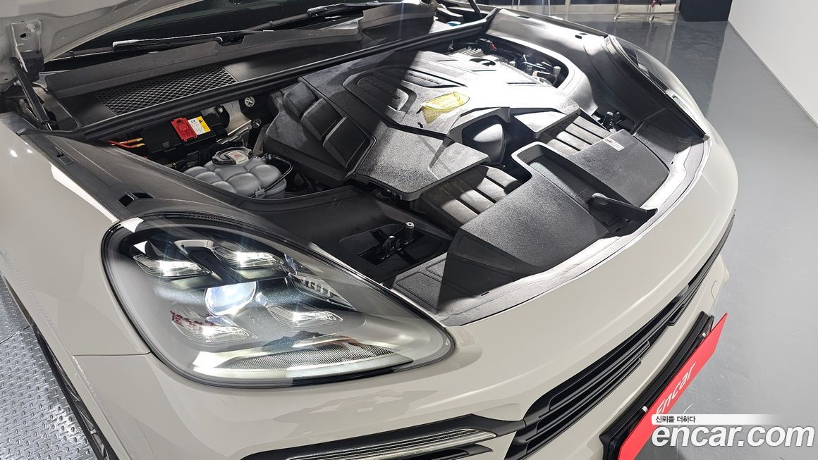 Porsche Cayenne 2021