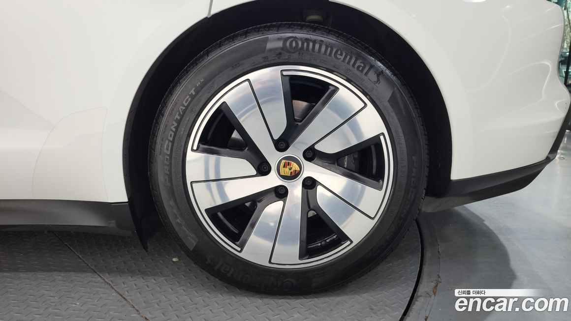 Porsche Taycan 2023