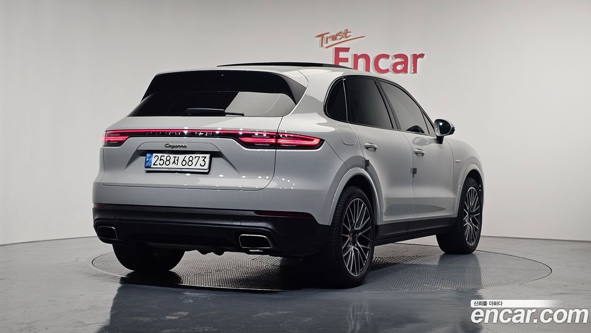 Porsche Cayenne 2021