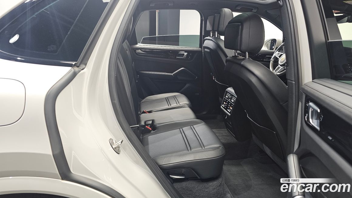 Porsche Cayenne 2021