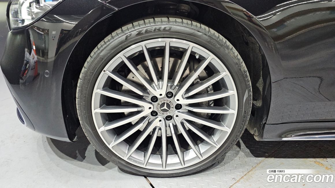 Mercedes-Benz S-Class 2023