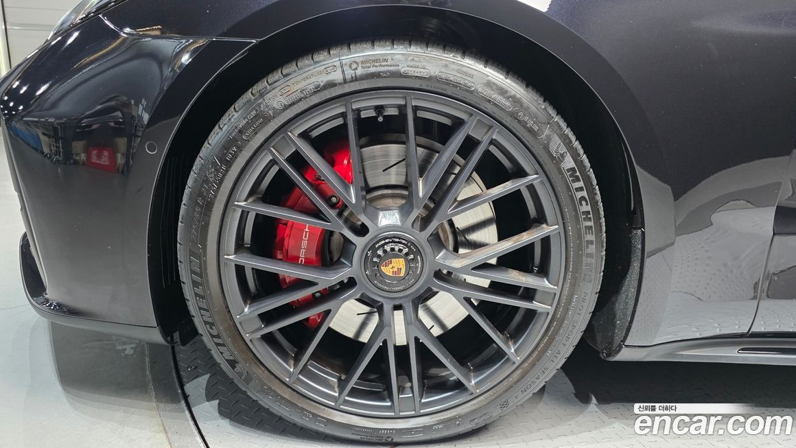 Porsche Panamera 2025