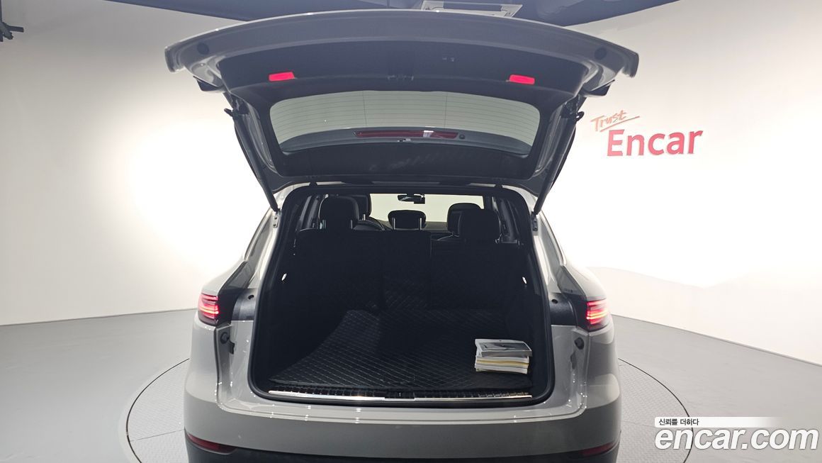 Porsche Cayenne 2021