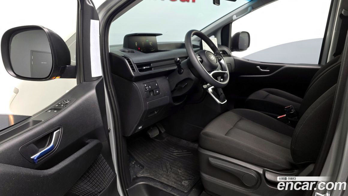 Hyundai Staria 2025
