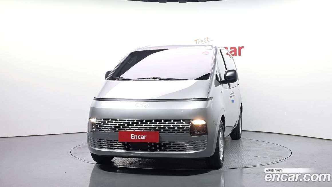 Hyundai Staria 2025