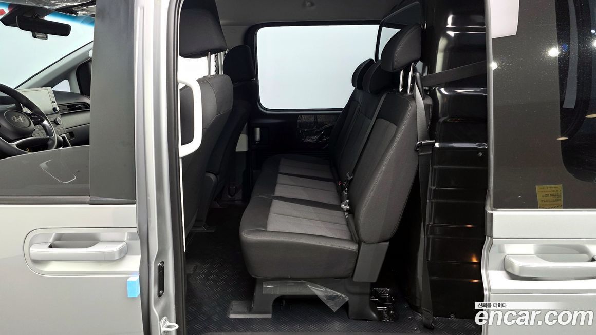Hyundai Staria 2025