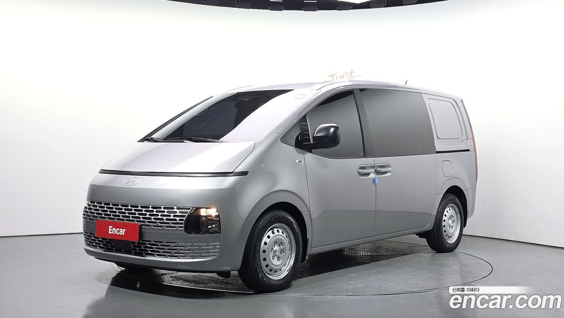 Hyundai Staria 2025