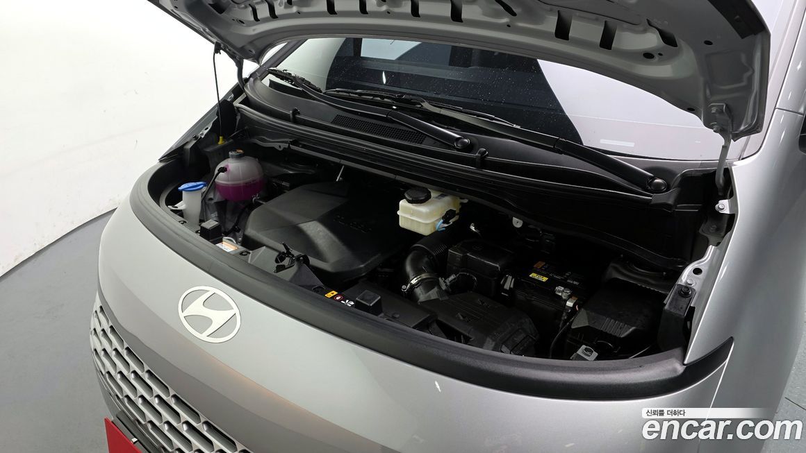 Hyundai Staria 2025