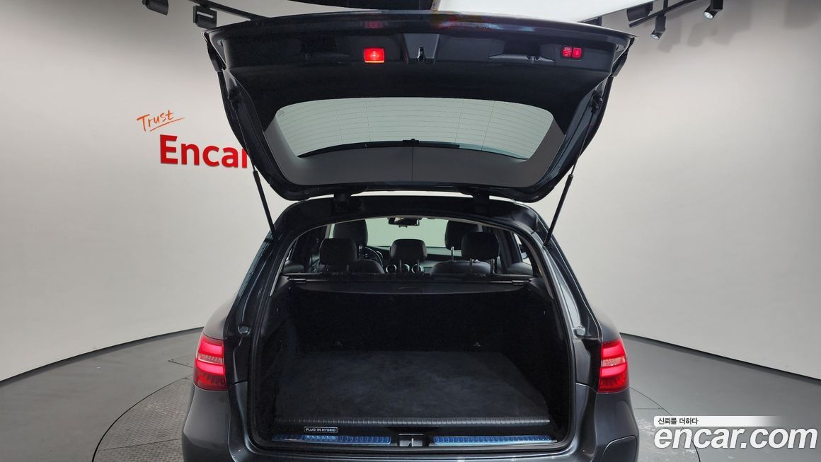 Mercedes-Benz GLC-Class 2019