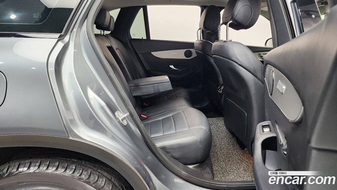 Mercedes-Benz GLC-Class 2019