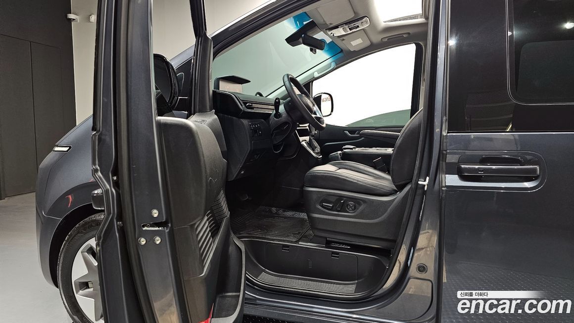 Hyundai Staria 2023