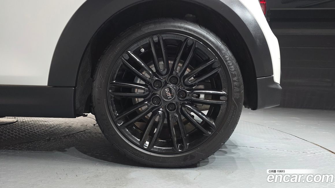 Mini Cooper Convertible 2024