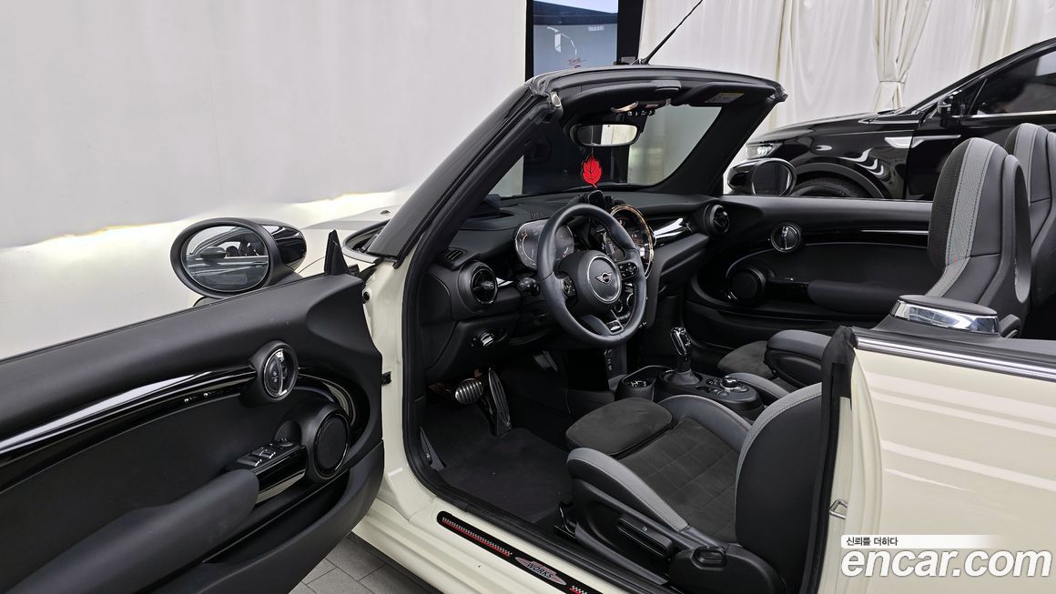 Mini Cooper Convertible 2022