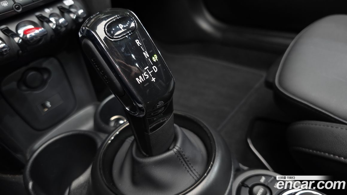 Mini Cooper Convertible 2024