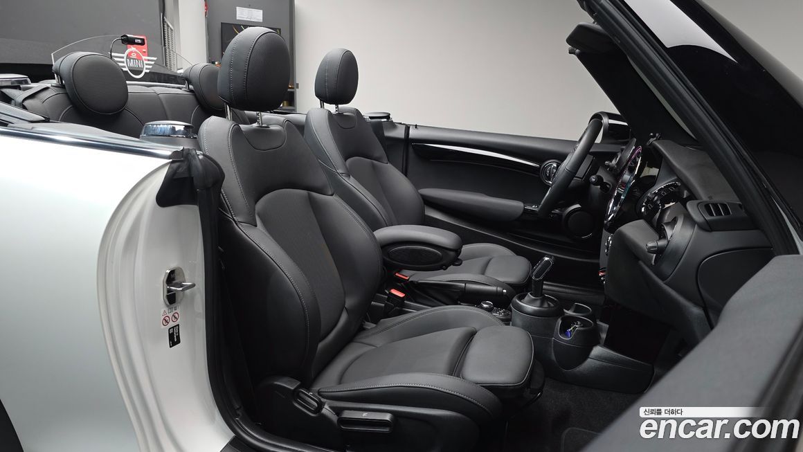 Mini Cooper Convertible 2024