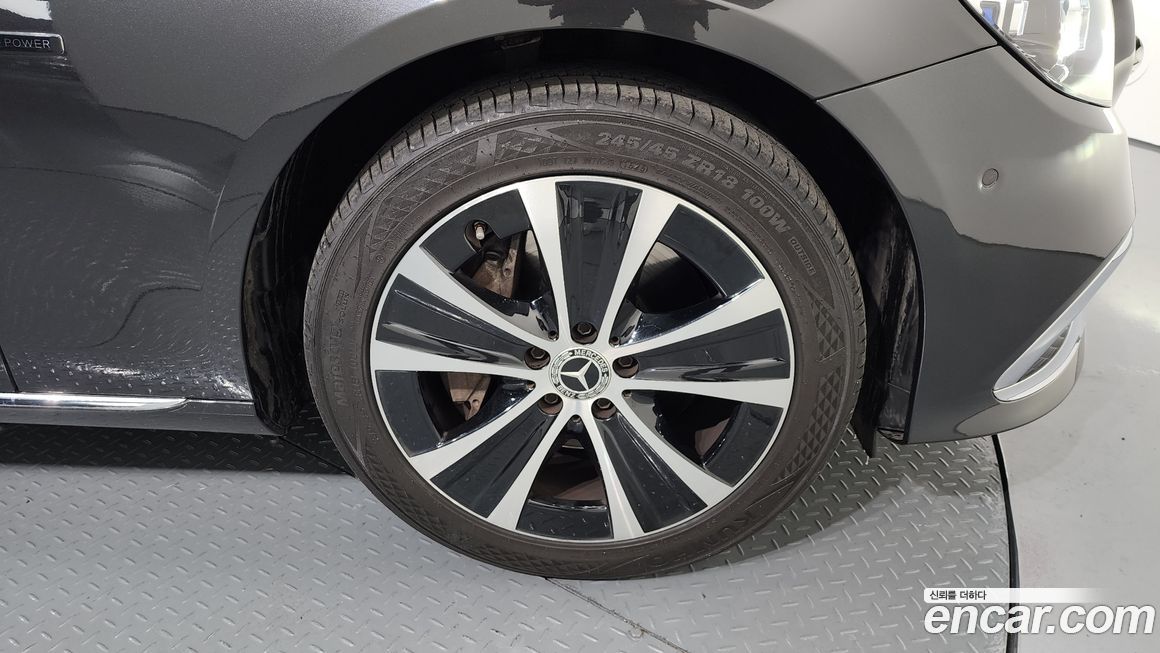 Mercedes-Benz E-Class 2021