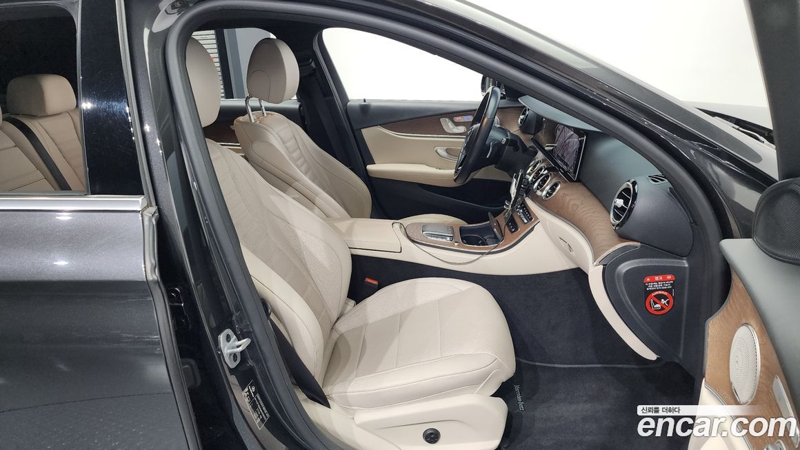 Mercedes-Benz E-Class 2021