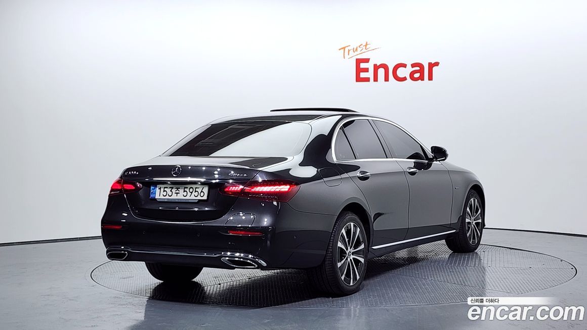 Mercedes-Benz E-Class 2021