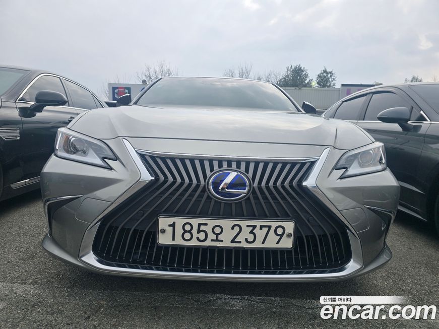 Lexus ES 2021