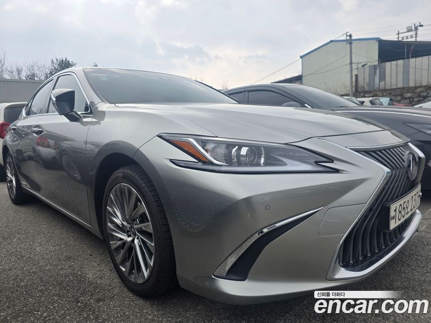Lexus ES 2021