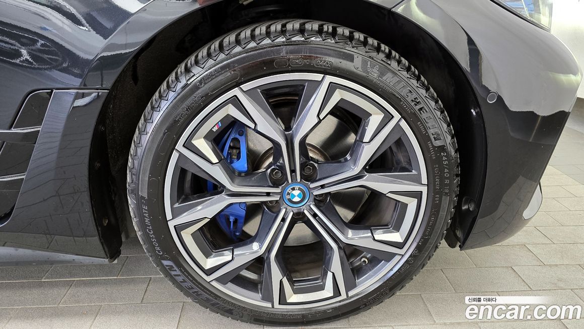 BMW i4 2023