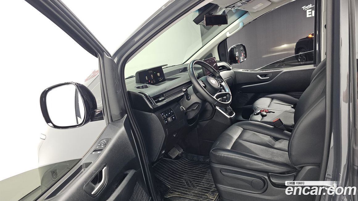 Hyundai Staria 2025