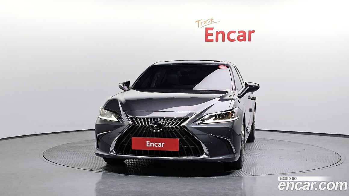 Lexus ES 2023