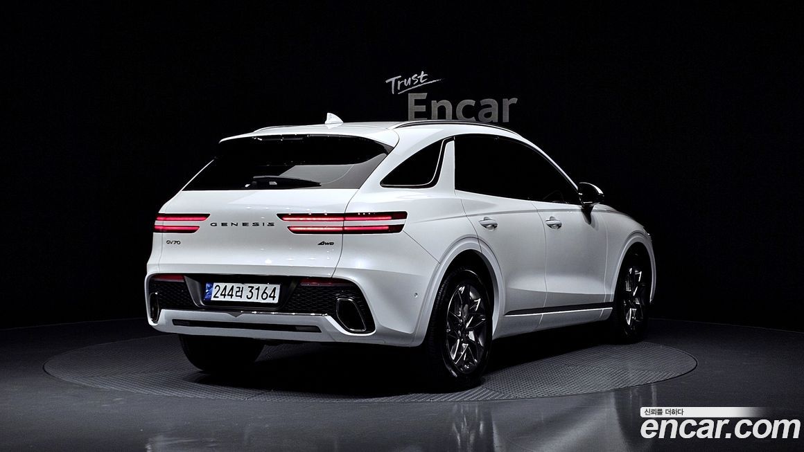 Genesis GV70 2024