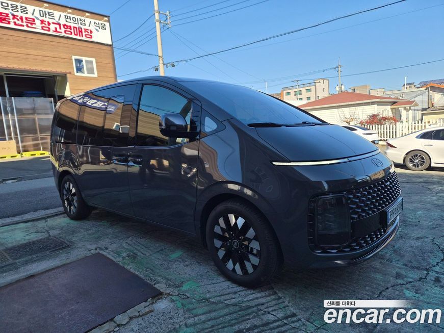 Hyundai Staria 2025
