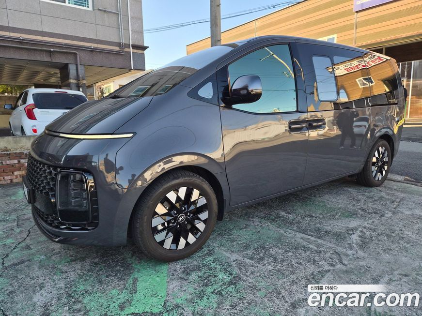 Hyundai Staria 2025