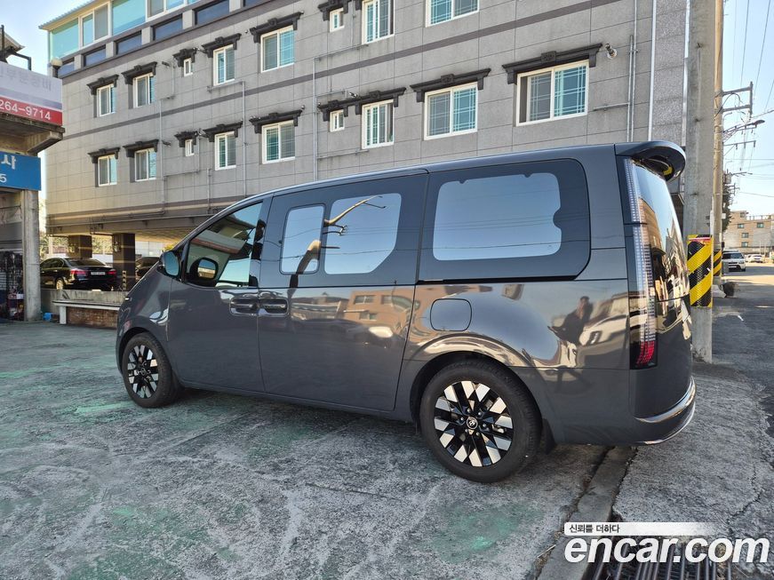 Hyundai Staria 2025