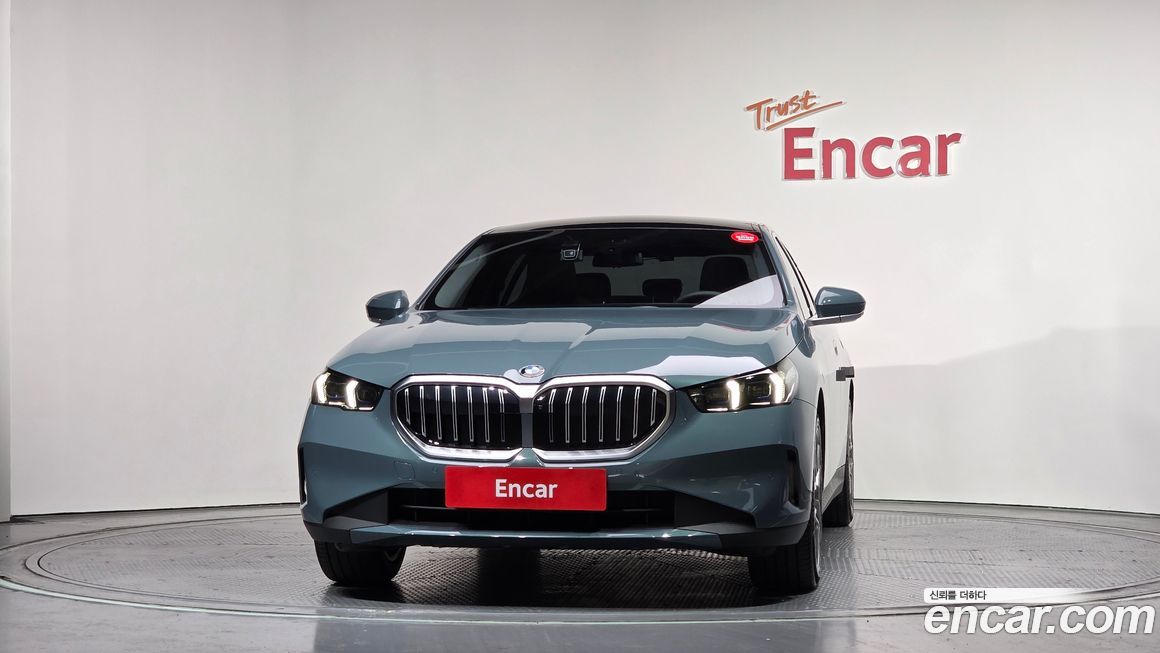 BMW 5-Series 2025
