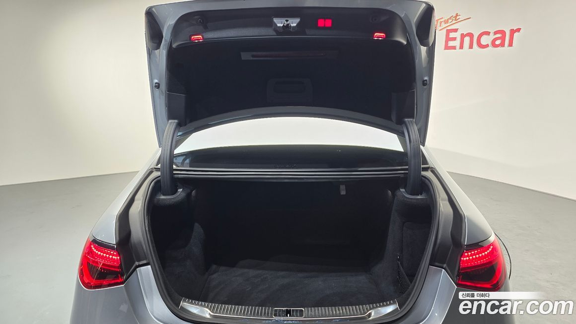 Mercedes-Benz S-Class 2021